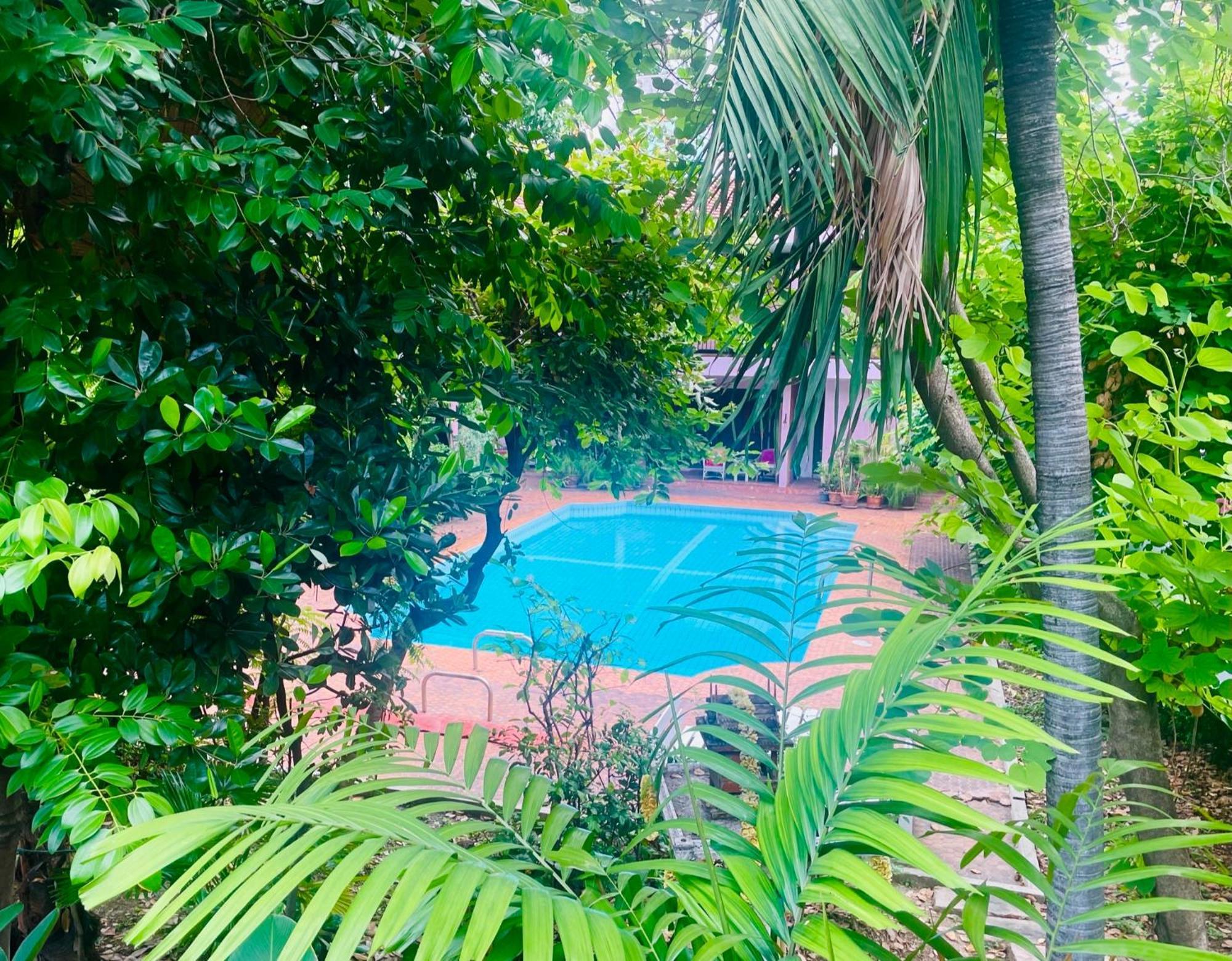 The Backyard 28 Villa Bangkok Ngoại thất bức ảnh